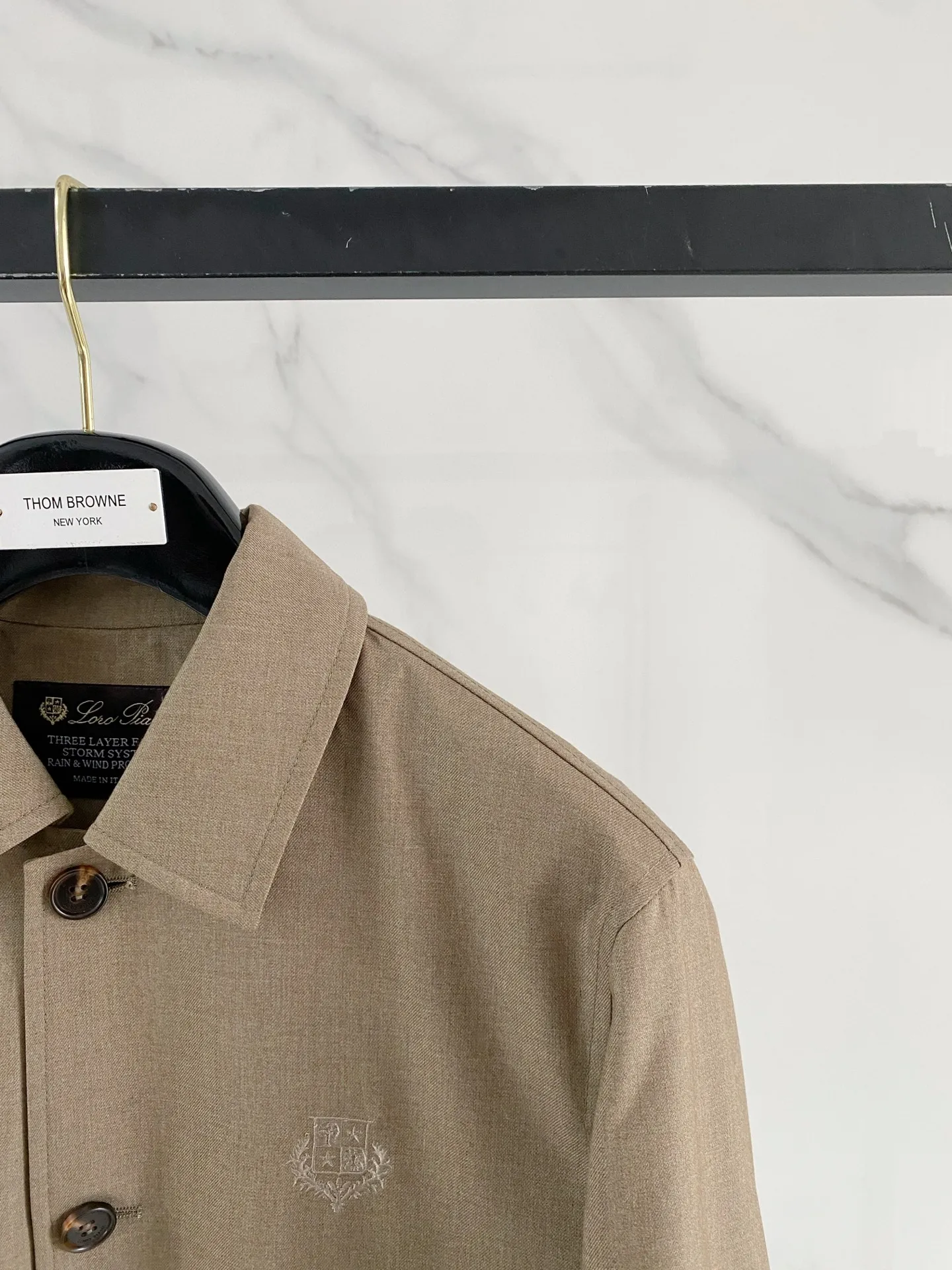 Recommended 🌟44 LP 26 Autumn and Winter Linen Jacket. Series is on sale at the official website counter. The industry's exclusive premiere of the most sought-after and popular Series men's and women's Same Style in the Classic main line, Classic urban casual style, Versatile simple style, couple's jacket! New design style, subversive design, iconic brand logo, new fabric, slightly waterproof, casually wear a T-shirt, the upper body is super fashionable, especially easy to match, the concave shape is naturally indispensable for such high-end configuration. Color: Apricot Black Sizes: M L XL 2XL 3XL